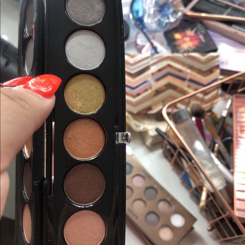 Makeup - Picture 8 of 8